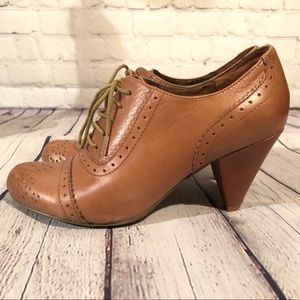 Steve Madden Oxford Pumps